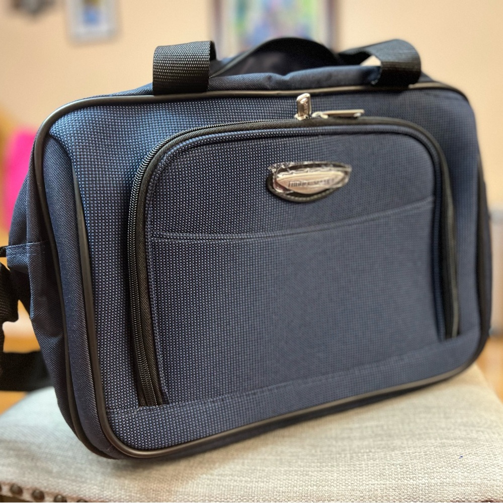 NWT Travelers Choice 15” Tote